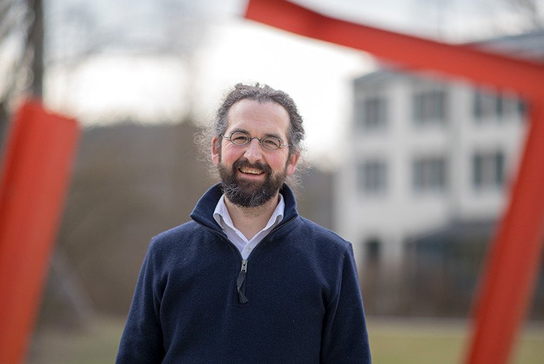 Bild von Prof. Dr. Florian T&ouml;pfl